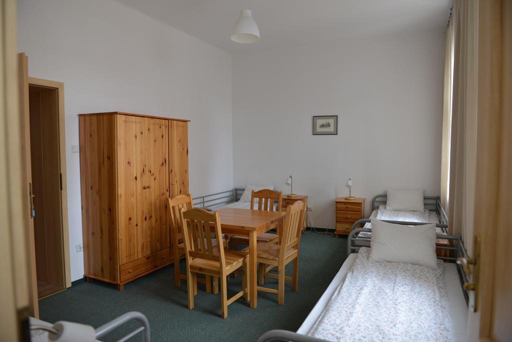 Pokoje Goscinne Domu Pielgrzyma W Supraslu Quarto foto