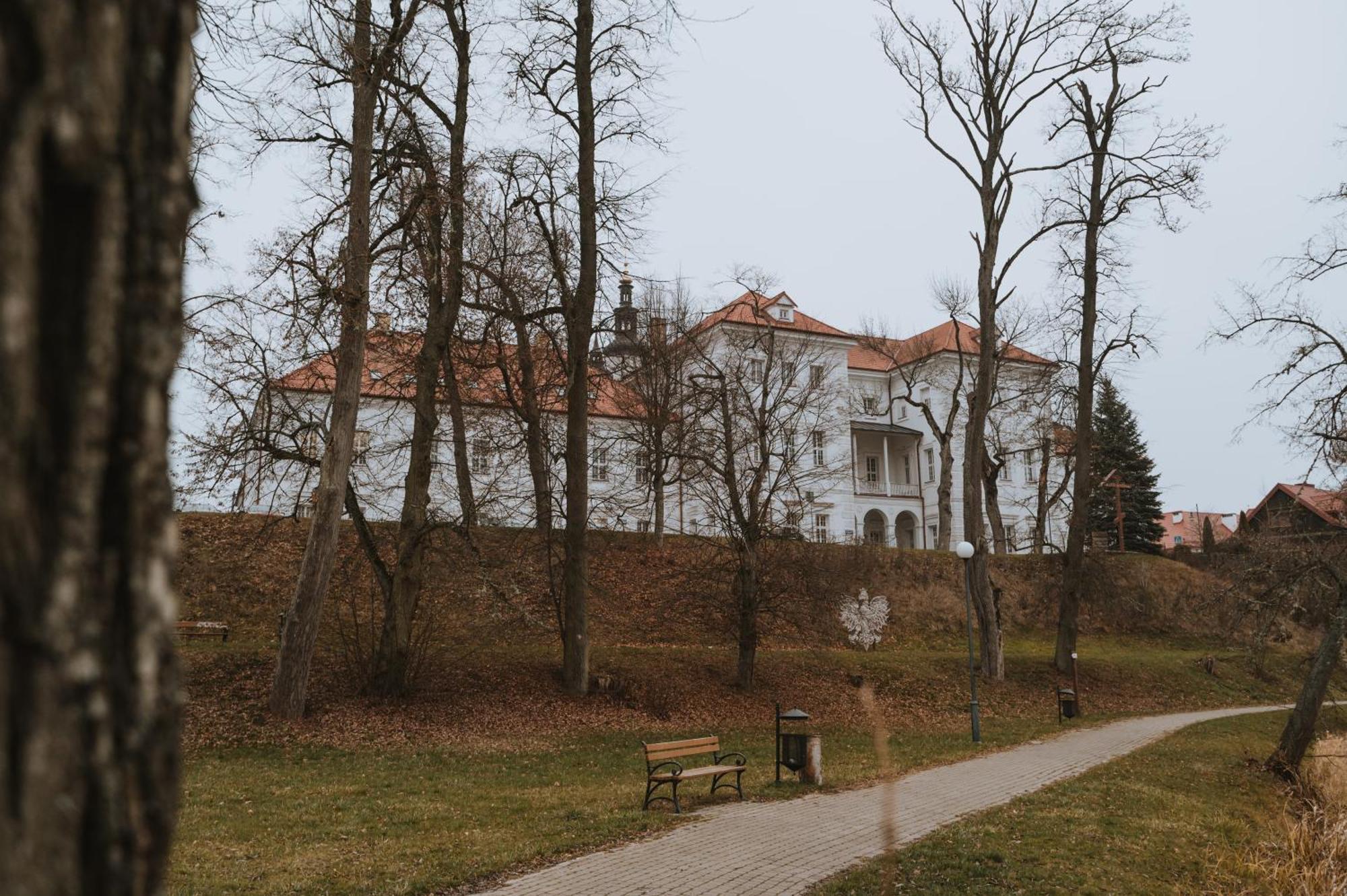 Pokoje Goscinne Domu Pielgrzyma W Supraslu Exterior foto