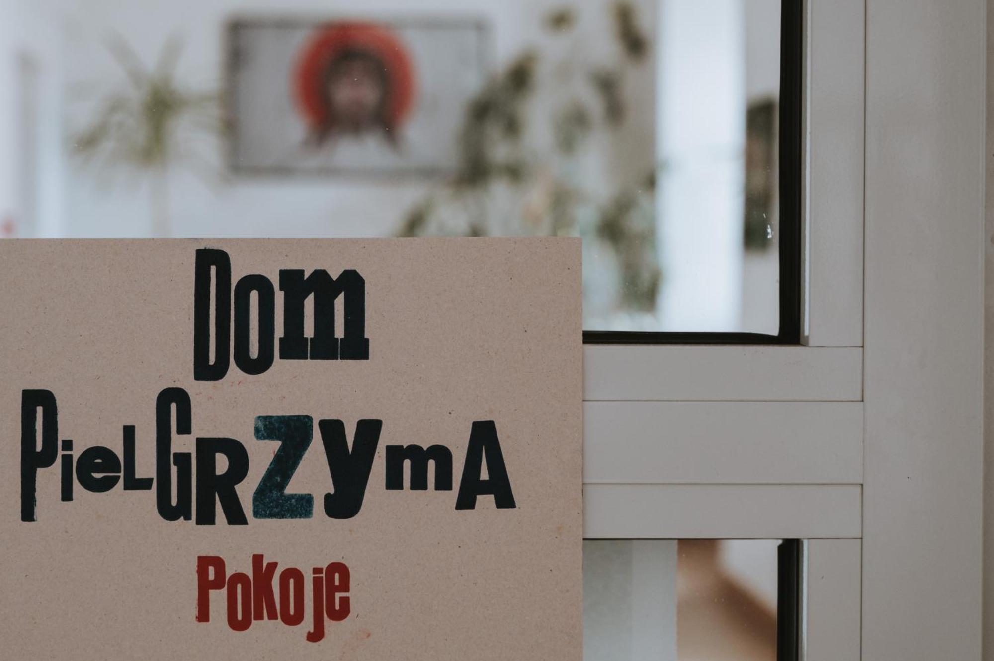 Pokoje Goscinne Domu Pielgrzyma W Supraslu Exterior foto